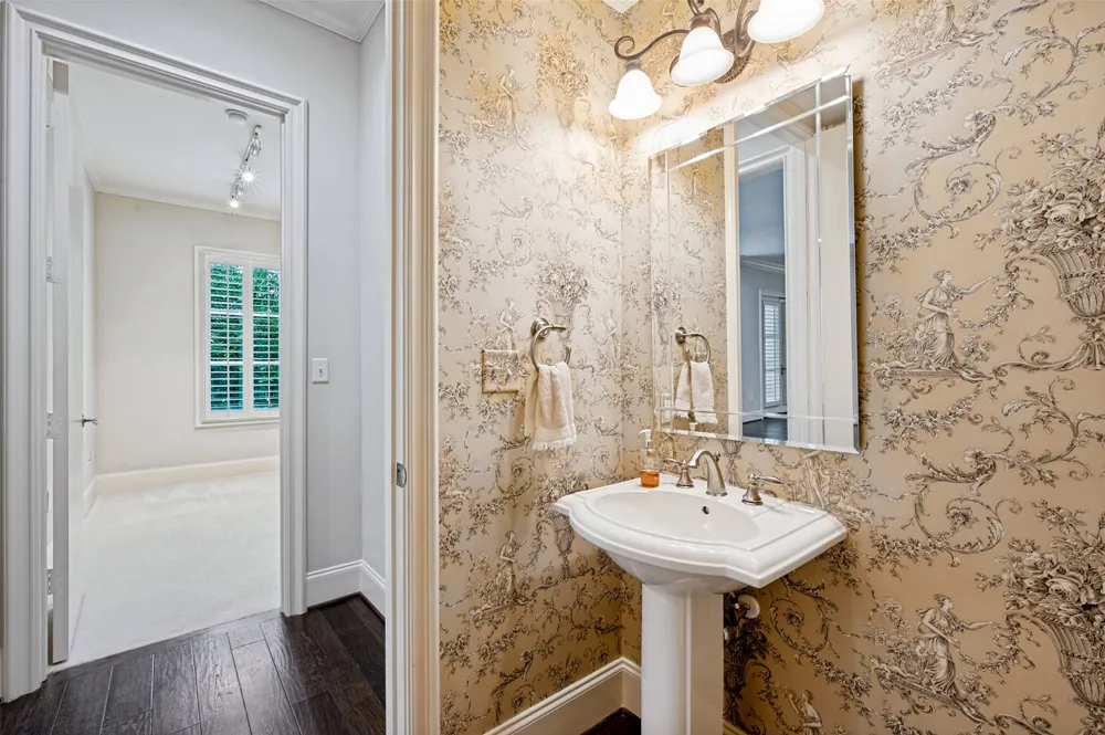 8505 Edgemere Road #202 Dallas, TX 75225