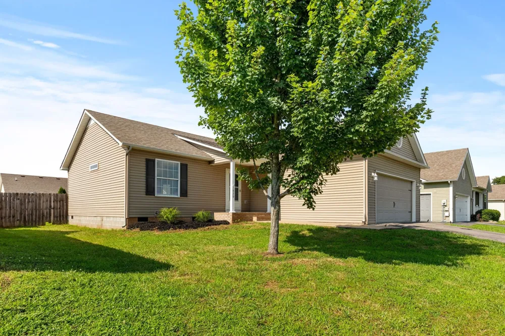 1820 Emily Ln Columbia, TN 38401