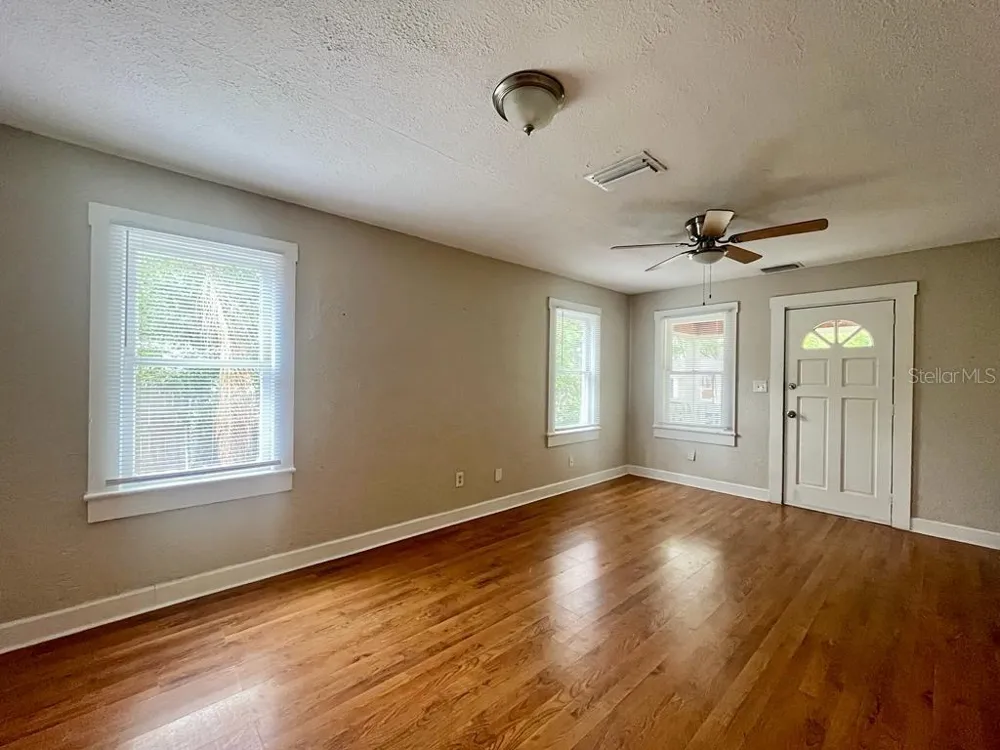10106 ARDEN AVENUE Tampa, FL 33612