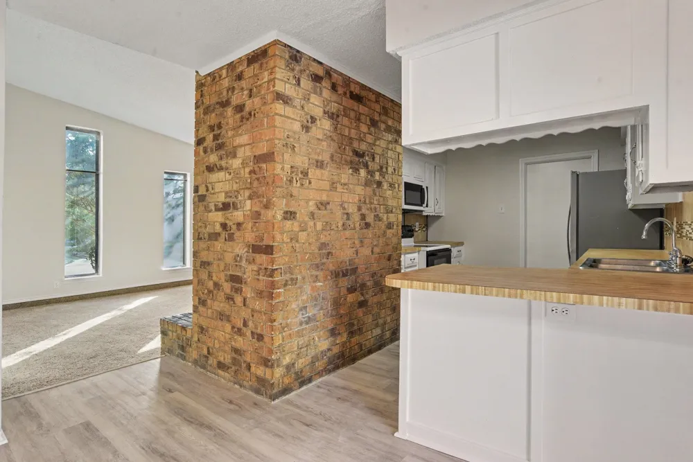 533 San Pedro Drive Garland, TX 75043