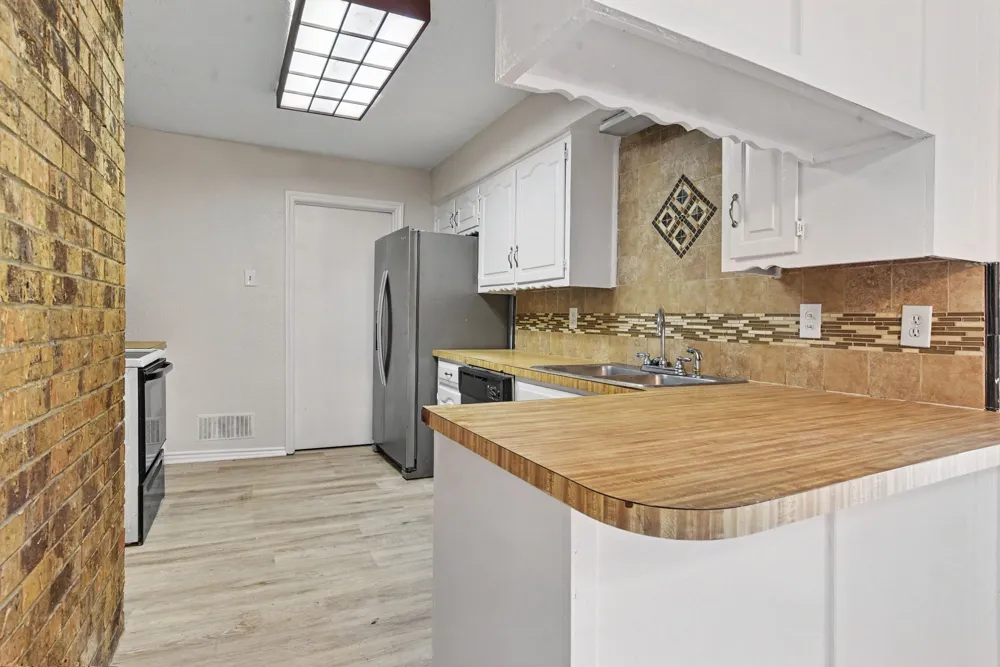 533 San Pedro Drive Garland, TX 75043