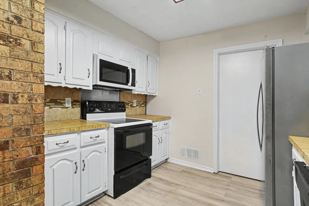 533 San Pedro Drive Garland, TX 75043