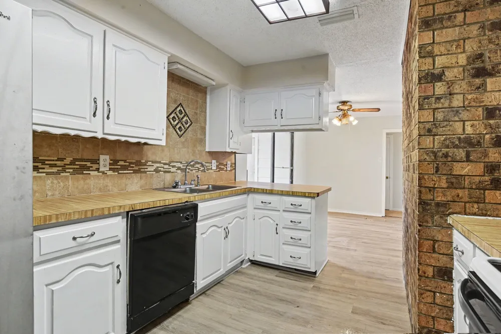 533 San Pedro Drive Garland, TX 75043