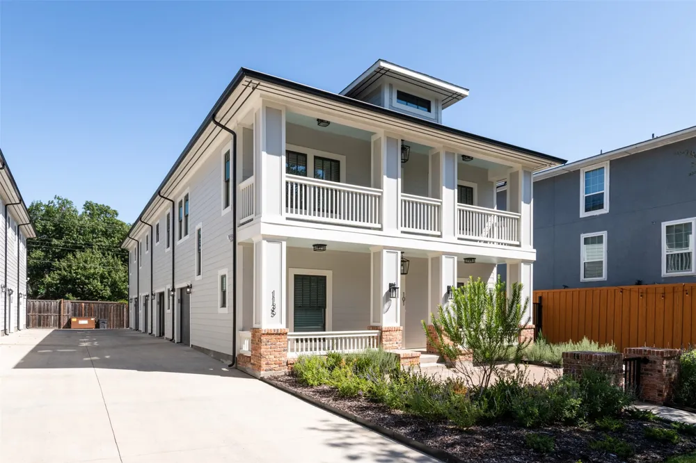 1139 Kings Highway #103 Dallas, TX 75208