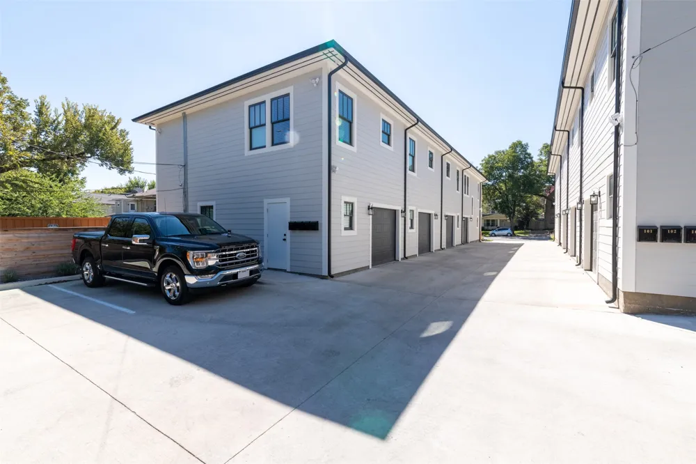 1139 Kings Highway #103 Dallas, TX 75208
