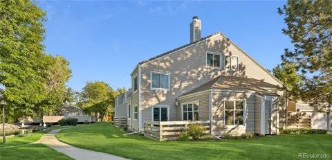 2290 S Yosemite Circle