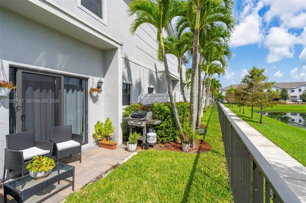 856 NW 3rd Way Pompano Beach, FL 33060