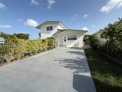 8860 SW 32nd st #front