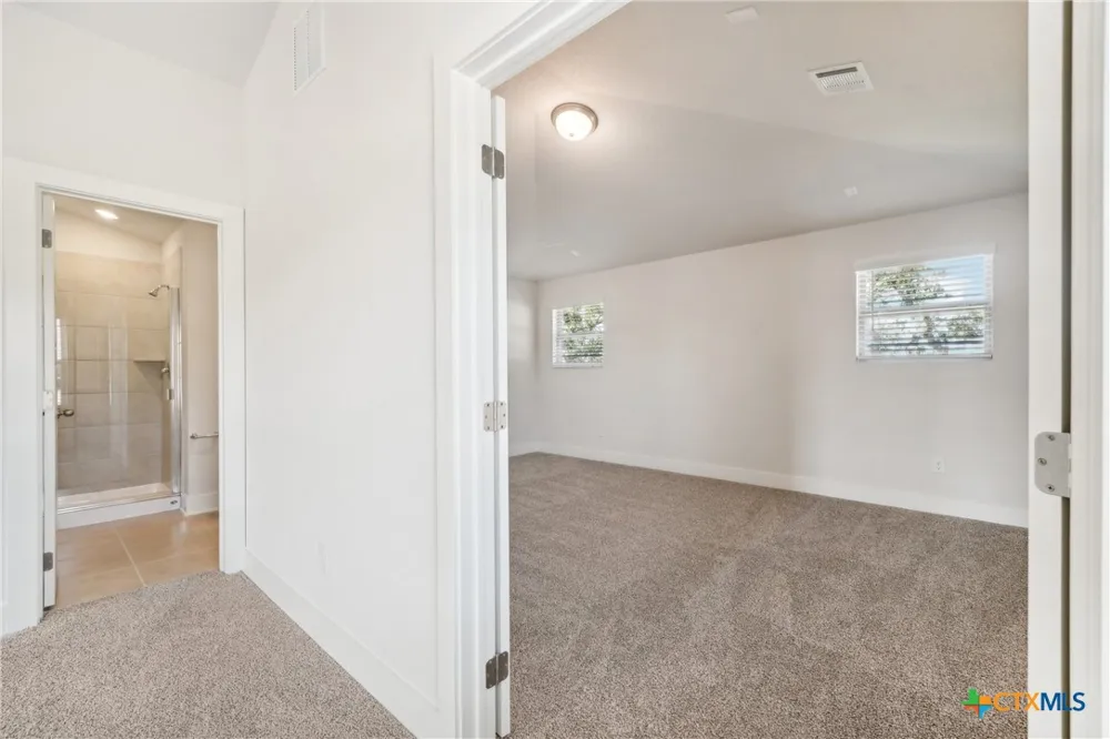 4225 Azalea Alley Marion, TX 78124