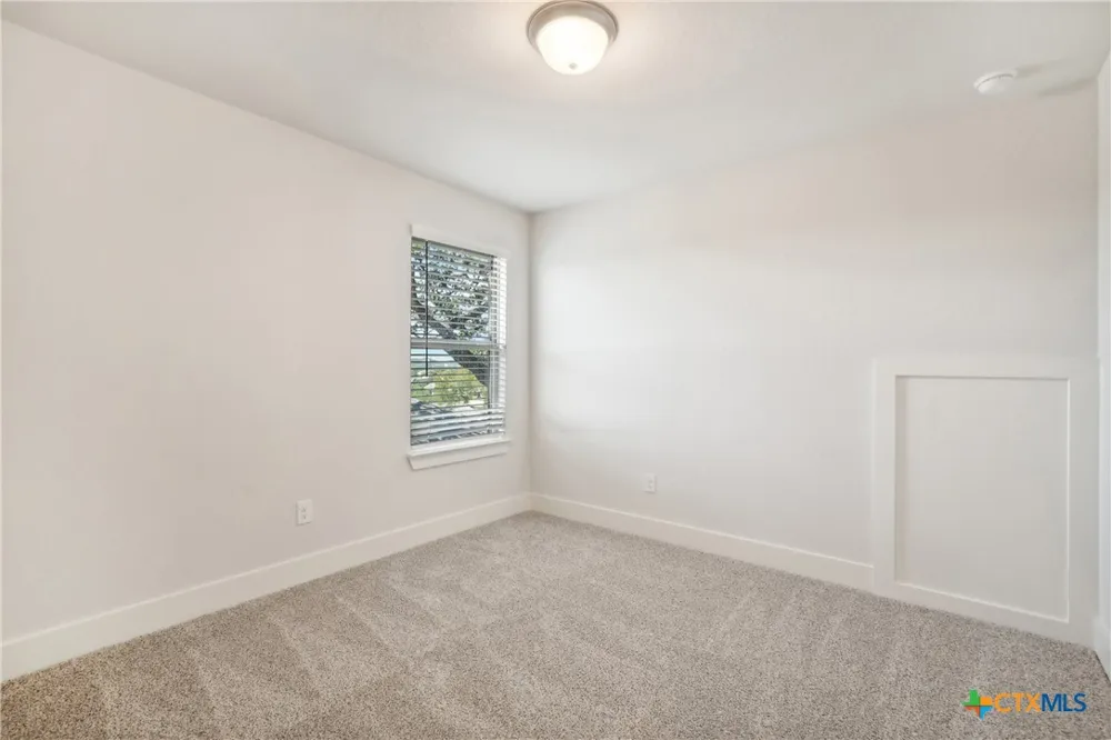 4225 Azalea Alley Marion, TX 78124