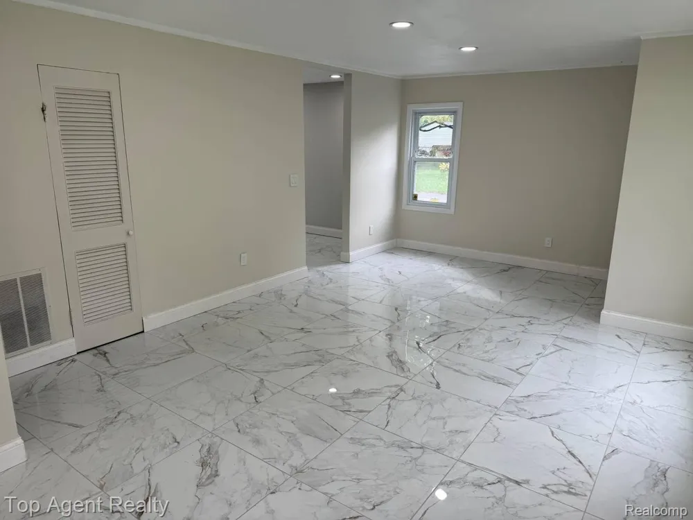 2848 Edna Jane Drive Auburn Hills City, MI 48326