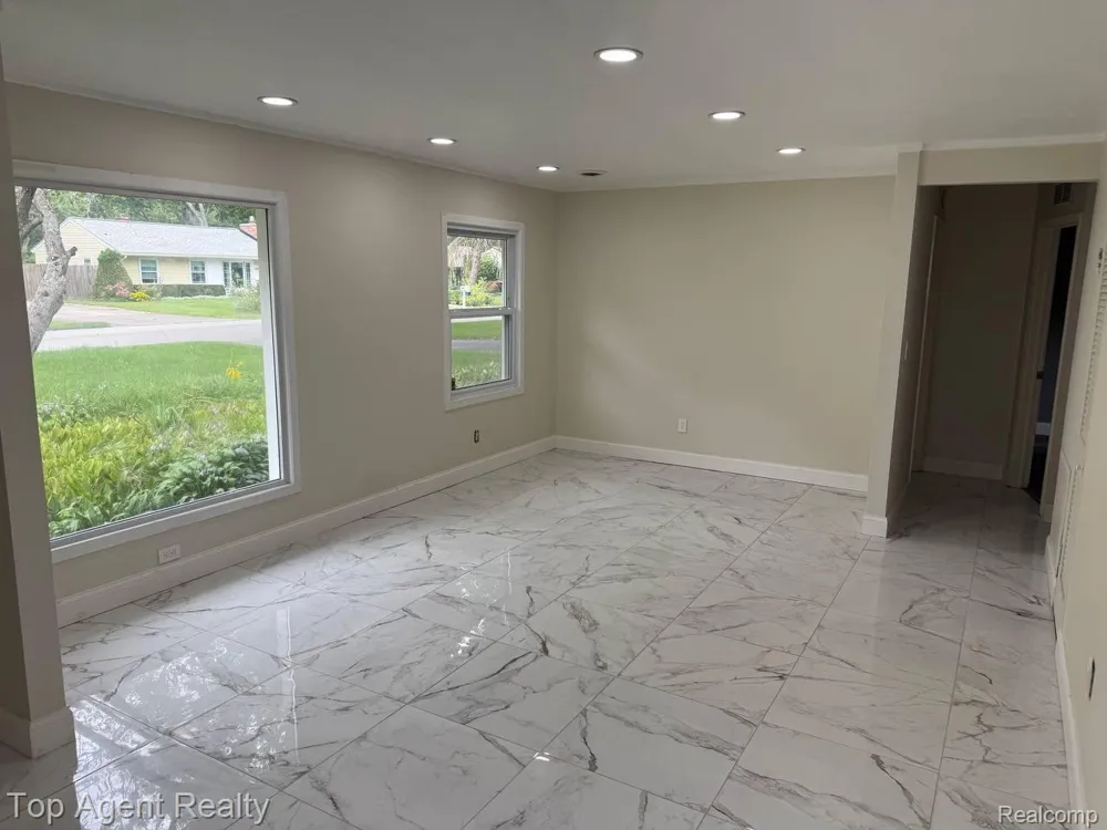 2848 Edna Jane Drive Auburn Hills City, MI 48326