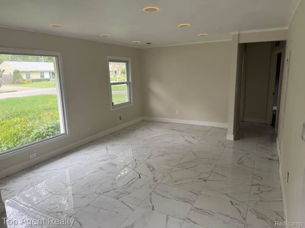 2848 Edna Jane Drive Auburn Hills City, MI 48326