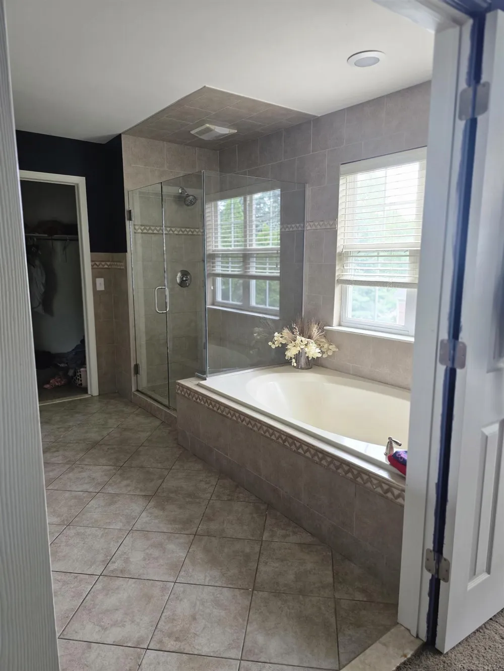 7374 Tonnelle Avenue Shelby Charter Township, MI 48317