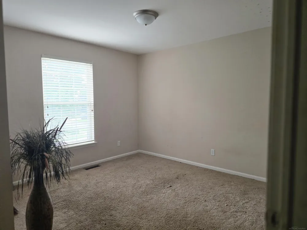 7374 Tonnelle Avenue Shelby Charter Township, MI 48317