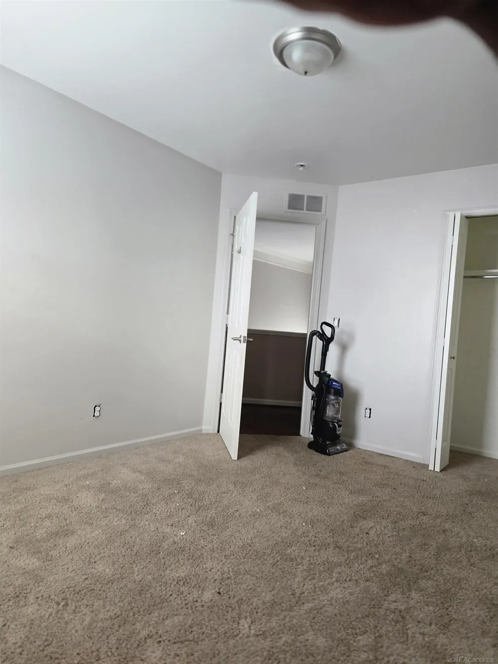 7374 Tonnelle Avenue Shelby Charter Township, MI 48317