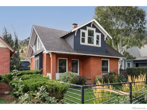422 Arapahoe Avenue