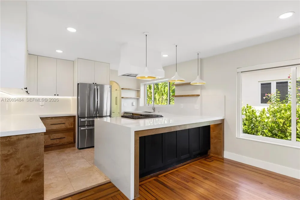 8934 Hawthorne Ave Surfside, FL 33154