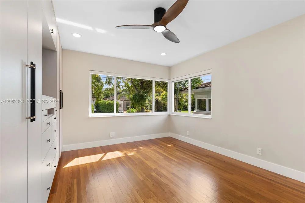 8934 Hawthorne Ave Surfside, FL 33154