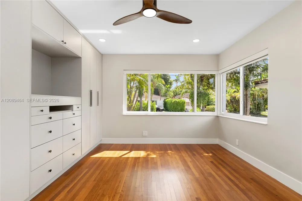 8934 Hawthorne Ave Surfside, FL 33154