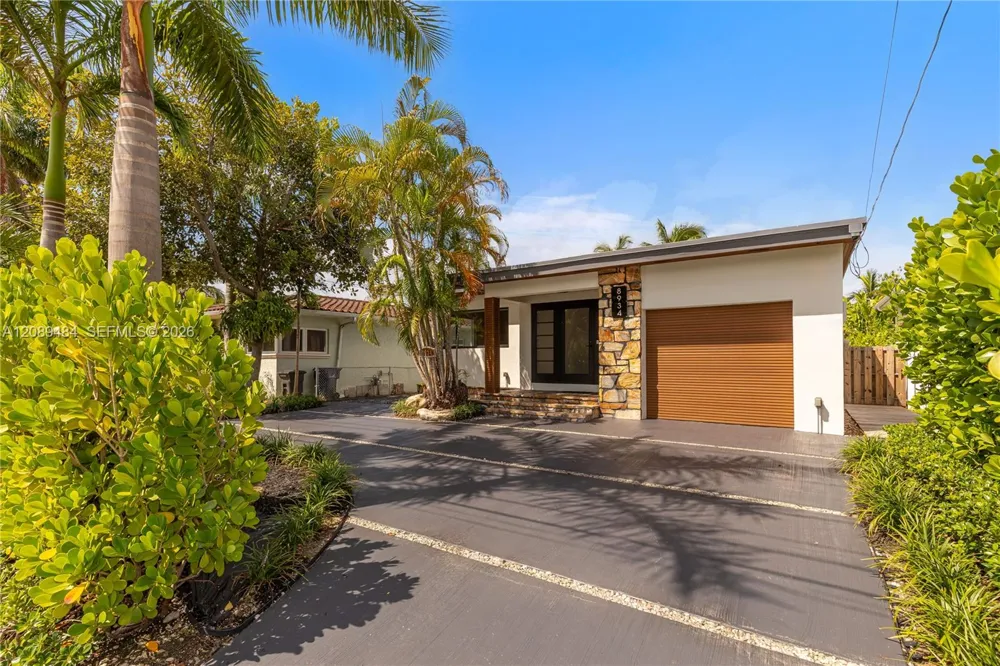8934 Hawthorne Ave Surfside, FL 33154