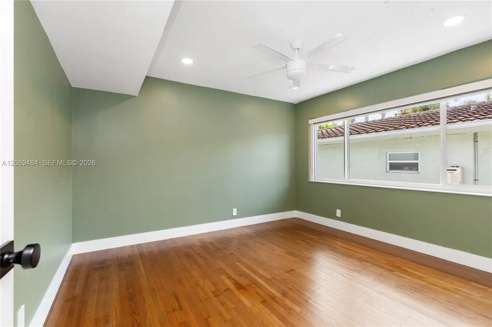 8934 Hawthorne Ave Surfside, FL 33154