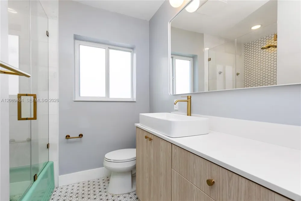 8934 Hawthorne Ave Surfside, FL 33154