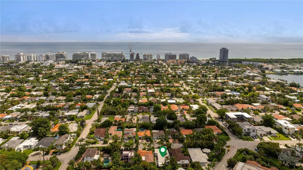 8934 Hawthorne Ave Surfside, FL 33154