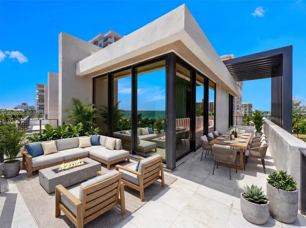 497 Ocean Bl Pompano Beach, FL 33062