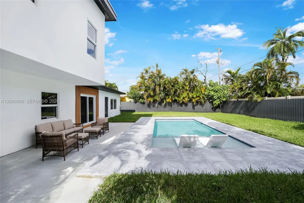 3056 NE 14th Ave #0 Oakland Park, FL 33334
