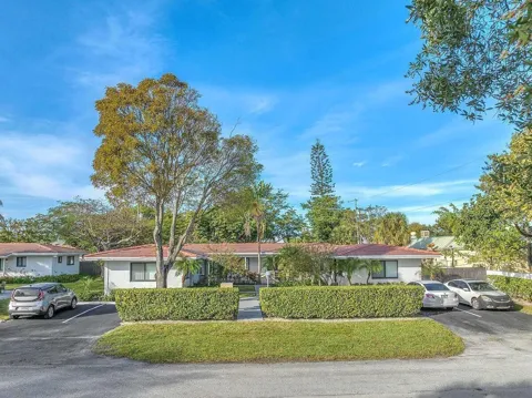 541 NE 43RD STREET #2
