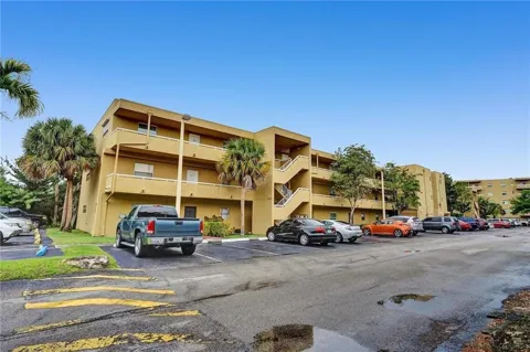 4131 STIRLING #305