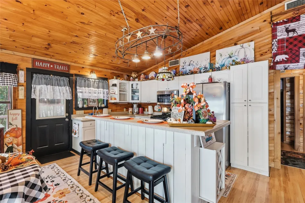 70 Red Oak Circle Scroggins, TX 75480