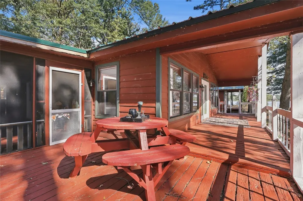 70 Red Oak Circle Scroggins, TX 75480