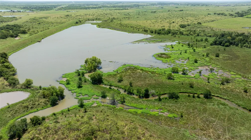 Barker Ln Rice, TX 75155