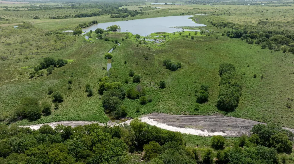 Barker Ln Rice, TX 75155
