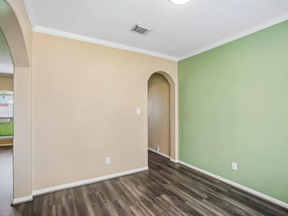 1122 Chase Park Drive Bacliff, TX 77518