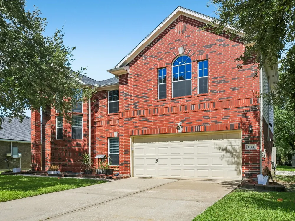 1122 Chase Park Drive Bacliff, TX 77518