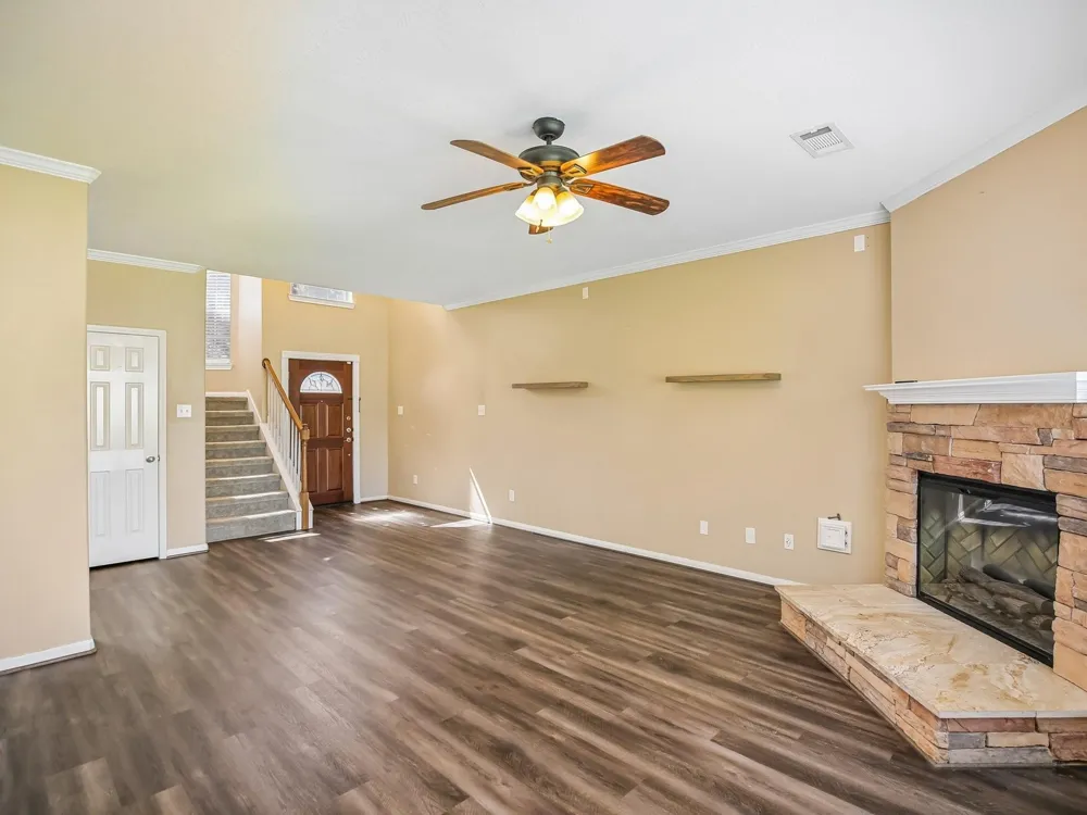1122 Chase Park Drive Bacliff, TX 77518