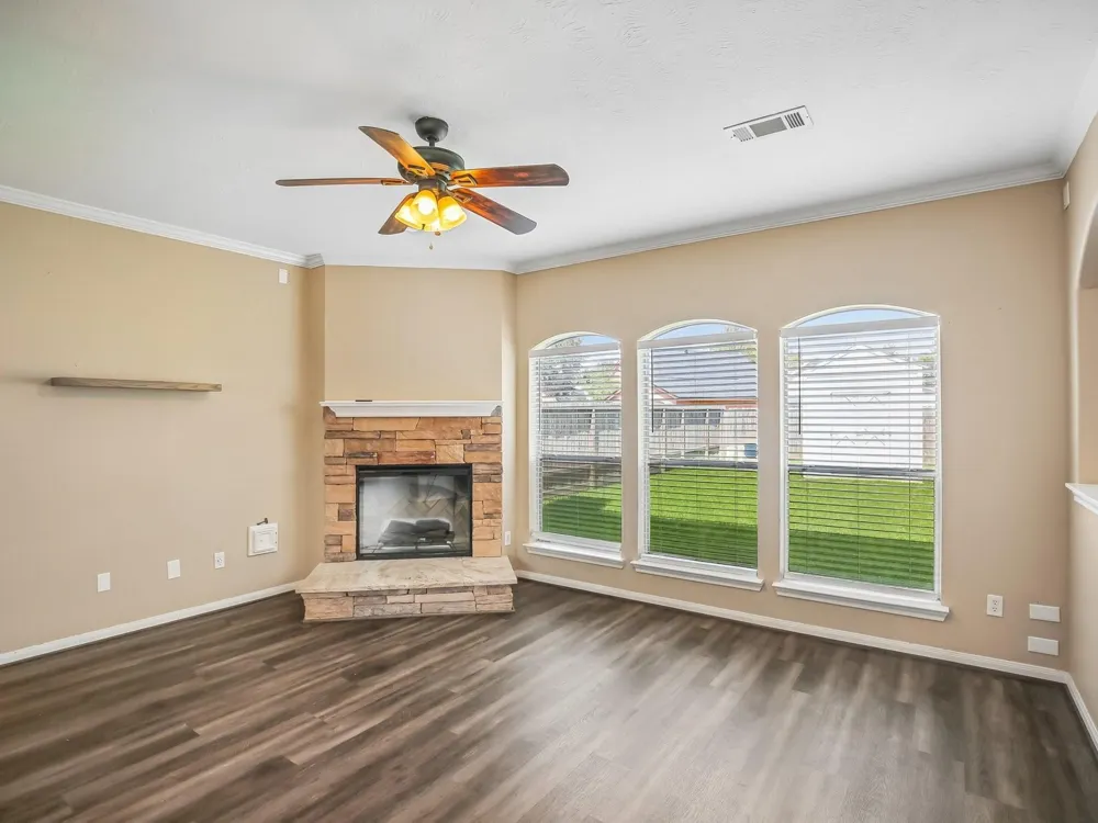 1122 Chase Park Drive Bacliff, TX 77518