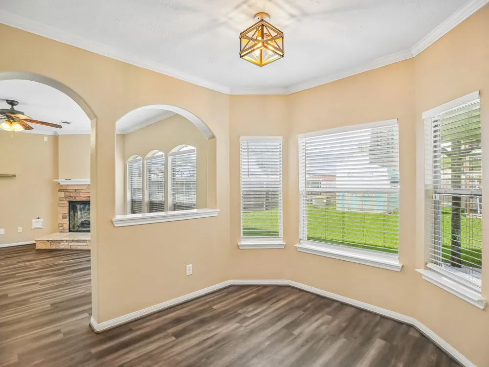 1122 Chase Park Drive Bacliff, TX 77518