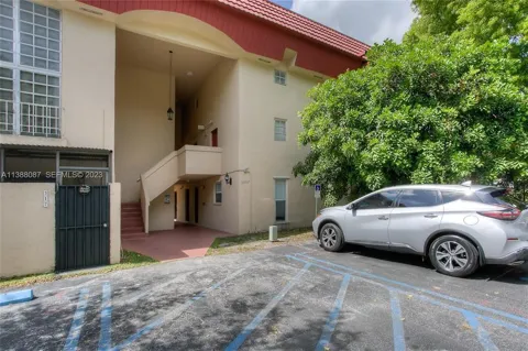 10907 Kendall Drive #427