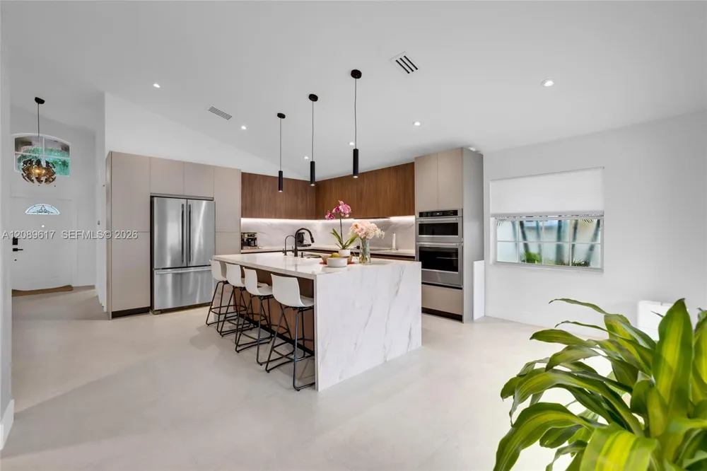 1315 Bayview Cir Weston, FL 33326
