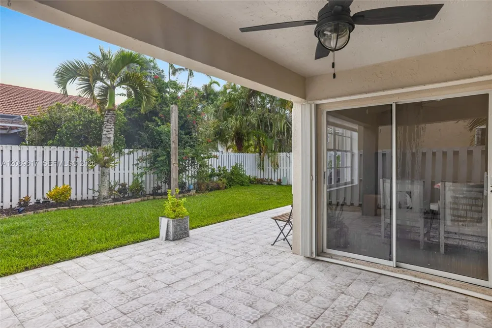 1315 Bayview Cir Weston, FL 33326