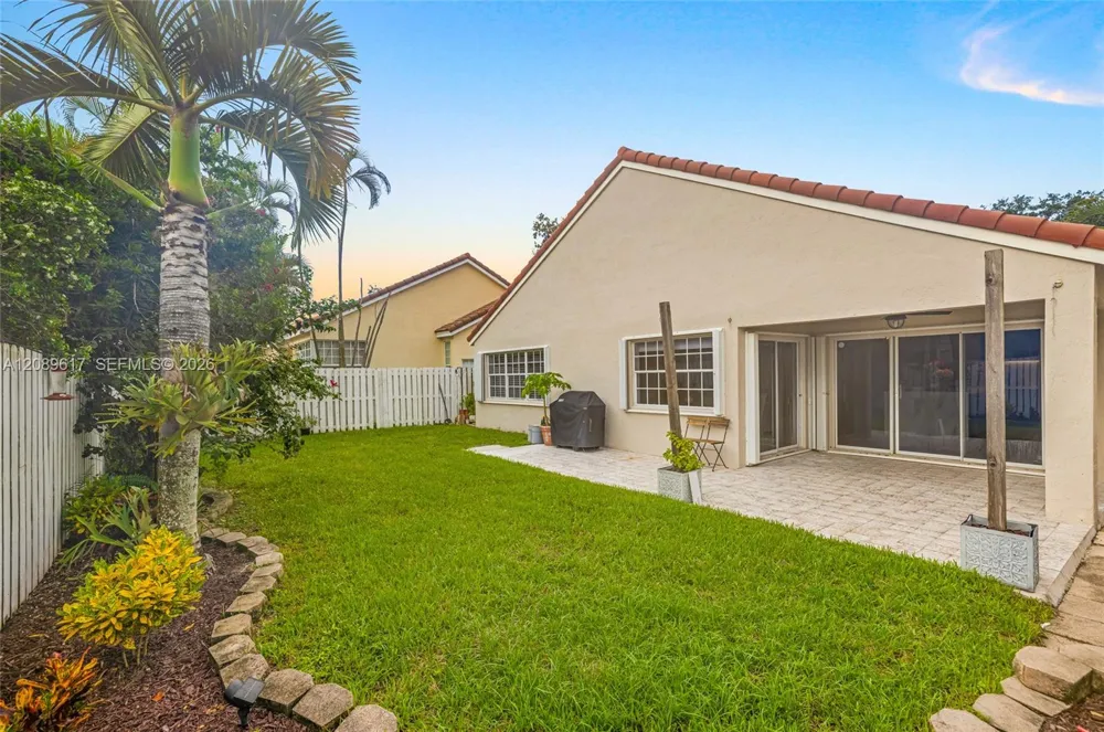 1315 Bayview Cir Weston, FL 33326