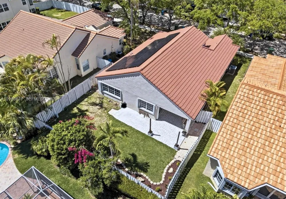 1315 Bayview Cir Weston, FL 33326