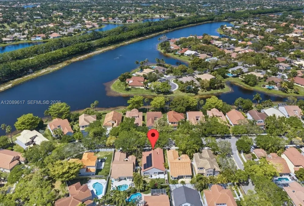 1315 Bayview Cir Weston, FL 33326
