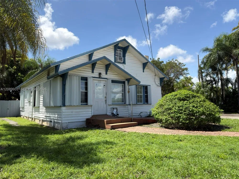112 SE 3rd St Hallandale Beach, FL 33009