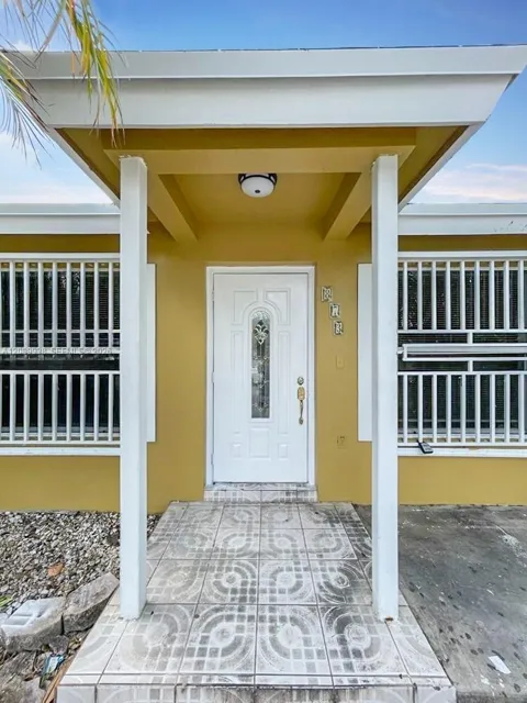 873 SW 10th St