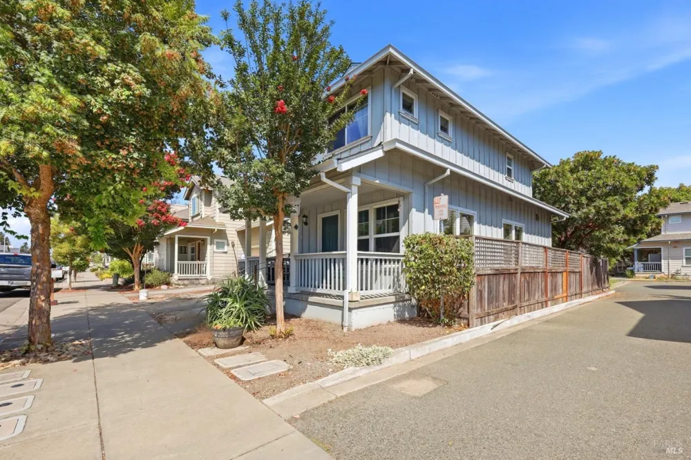 1322 Trombetta Street Santa Rosa, CA 95407
